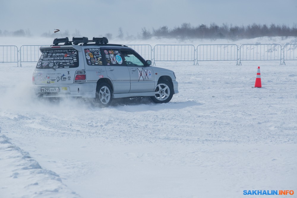 Сахком авто. Автомобили на Сахалине. Аэродром пушистый зимой. Аэродром пушистый машины 2019. Сахалин погода сейчас.