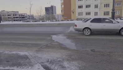 Сахалинское правительство не смогло справиться с ручьем на дороге